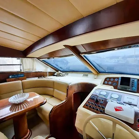 Yacht Exceptionnel - Vieux Port De - 3 Chbr / 2 Sdb Botel *